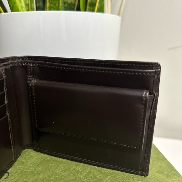 Fendi Bifold Wallet - Picture 16 of 16